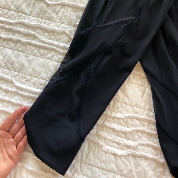 lululemon Navy Running Crops - Picture 8 of 8